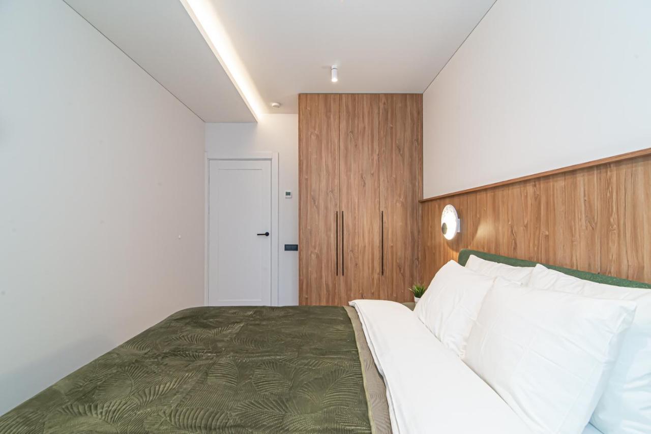 #stayhere - New & Stylish Minimalistic 1bdr Center Íbúð
